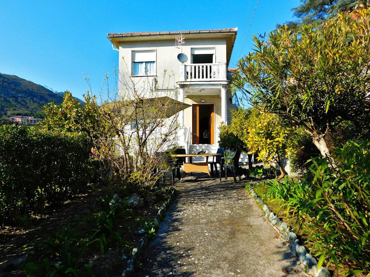Villa Unifamiliare Con Posto Auto! Levanto Eksteriør billede